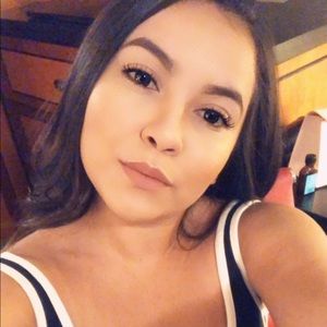 Meet your Posher, Lorena